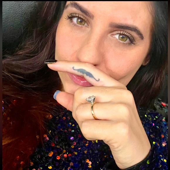 Meet your Posher, Justine - Picture 3 of 3